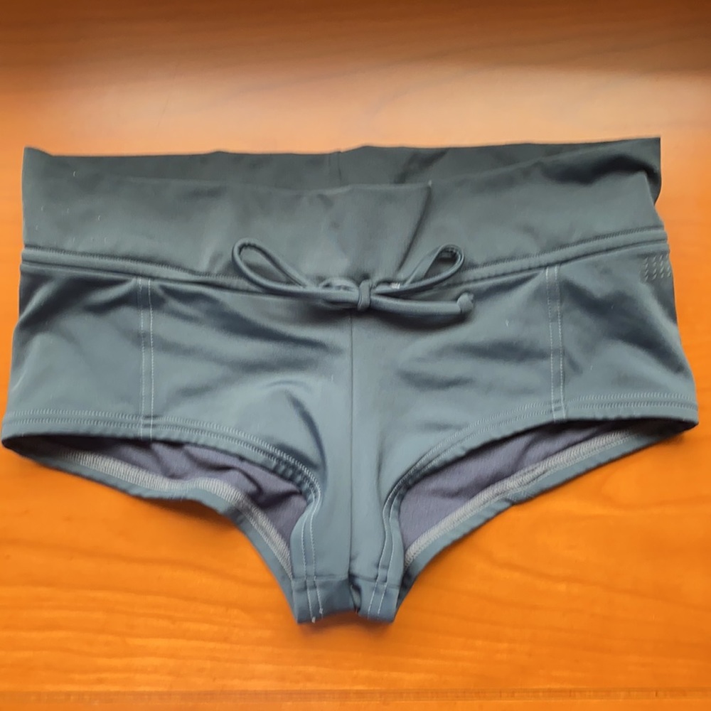 Billabong boy short style Swim bottoms - S